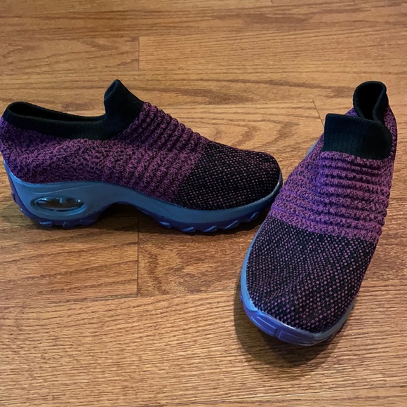 Shoes - Walking Shoes